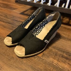 Toms